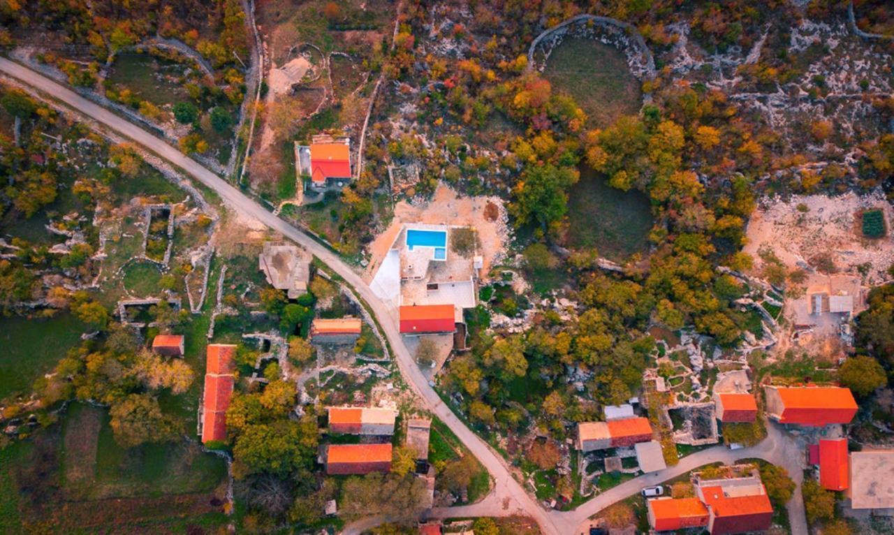 Dvori Stipanovi With Heated Pool And Jacuzzi Villa Donje Rascane Exteriör bild