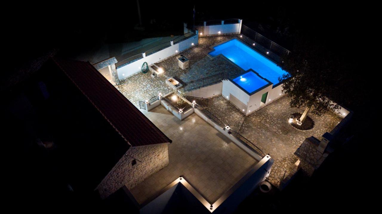 Dvori Stipanovi With Heated Pool And Jacuzzi Villa Donje Rascane Exteriör bild