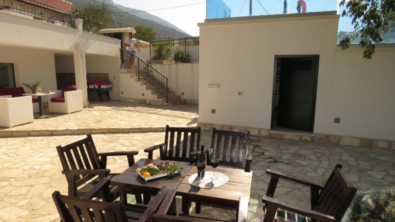 Dvori Stipanovi With Heated Pool And Jacuzzi Villa Donje Rascane Exteriör bild
