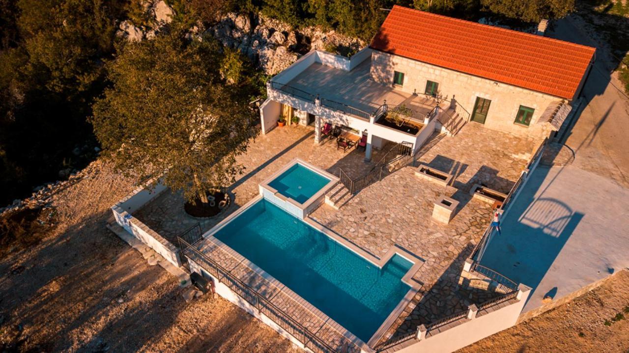 Dvori Stipanovi With Heated Pool And Jacuzzi Villa Donje Rascane Exteriör bild