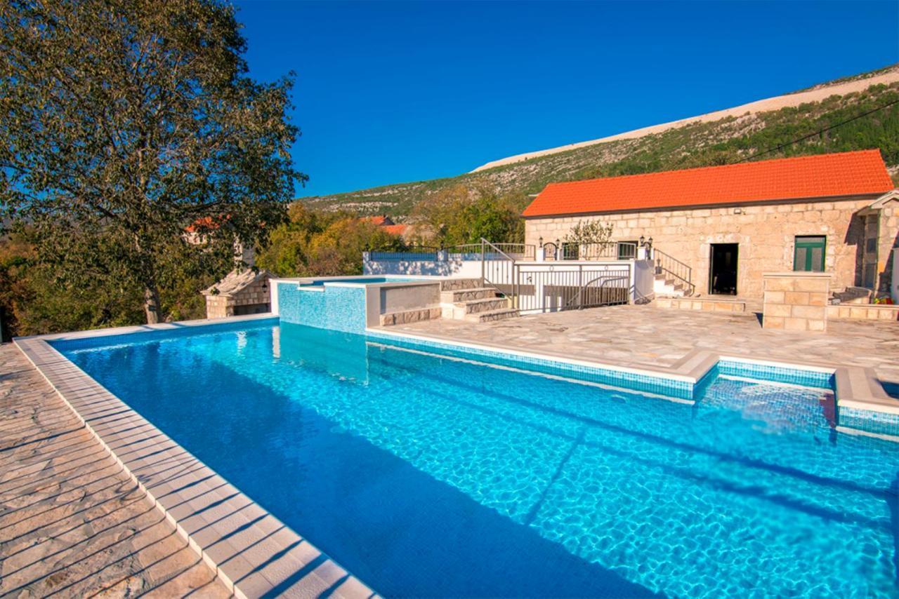 Dvori Stipanovi With Heated Pool And Jacuzzi Villa Donje Rascane Exteriör bild