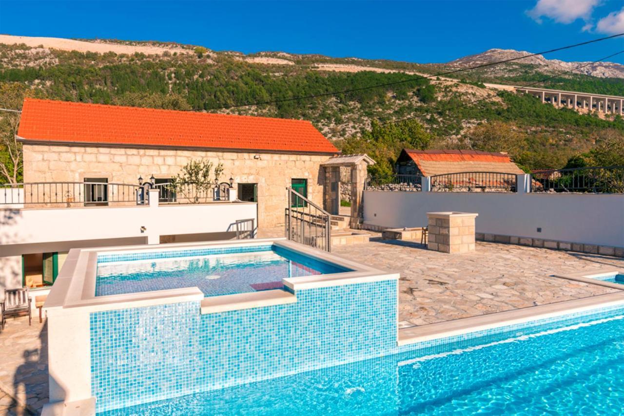Dvori Stipanovi With Heated Pool And Jacuzzi Villa Donje Rascane Exteriör bild