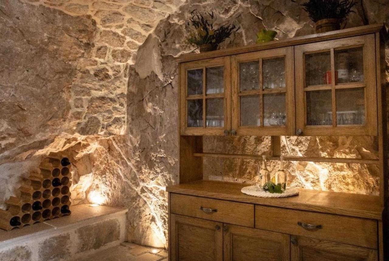 Dvori Stipanovi With Heated Pool And Jacuzzi Villa Donje Rascane Exteriör bild