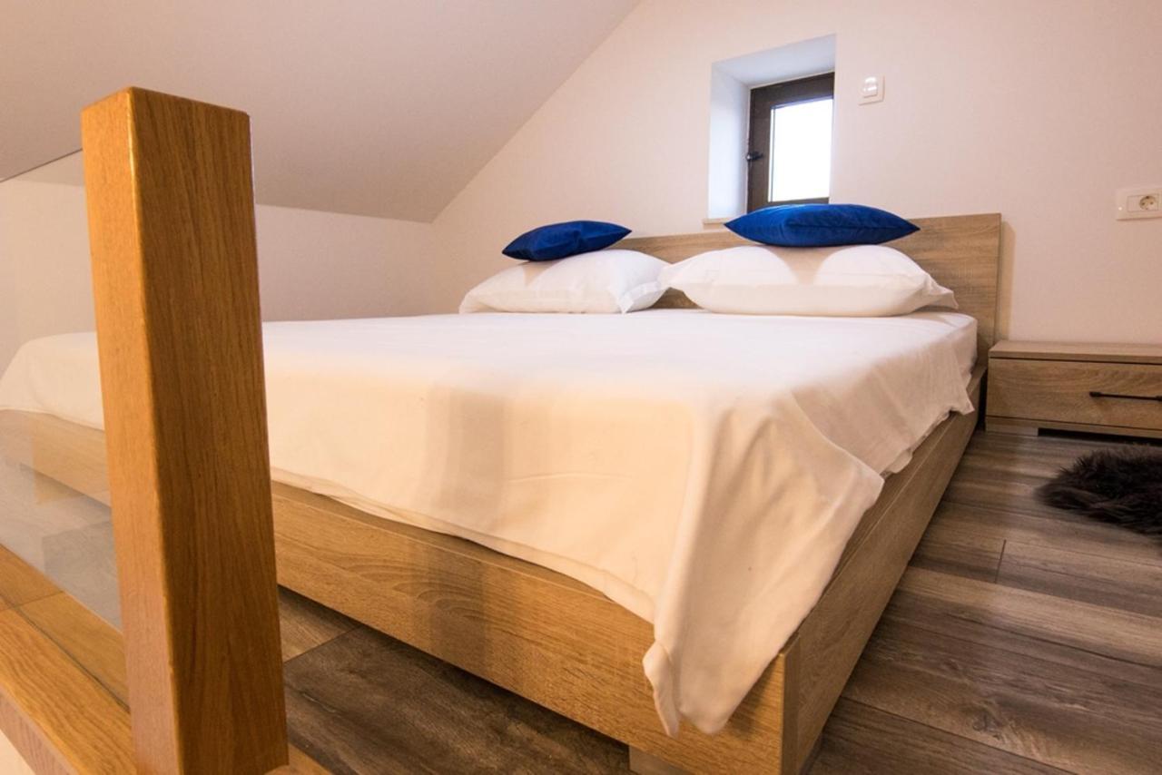 Dvori Stipanovi With Heated Pool And Jacuzzi Villa Donje Rascane Exteriör bild
