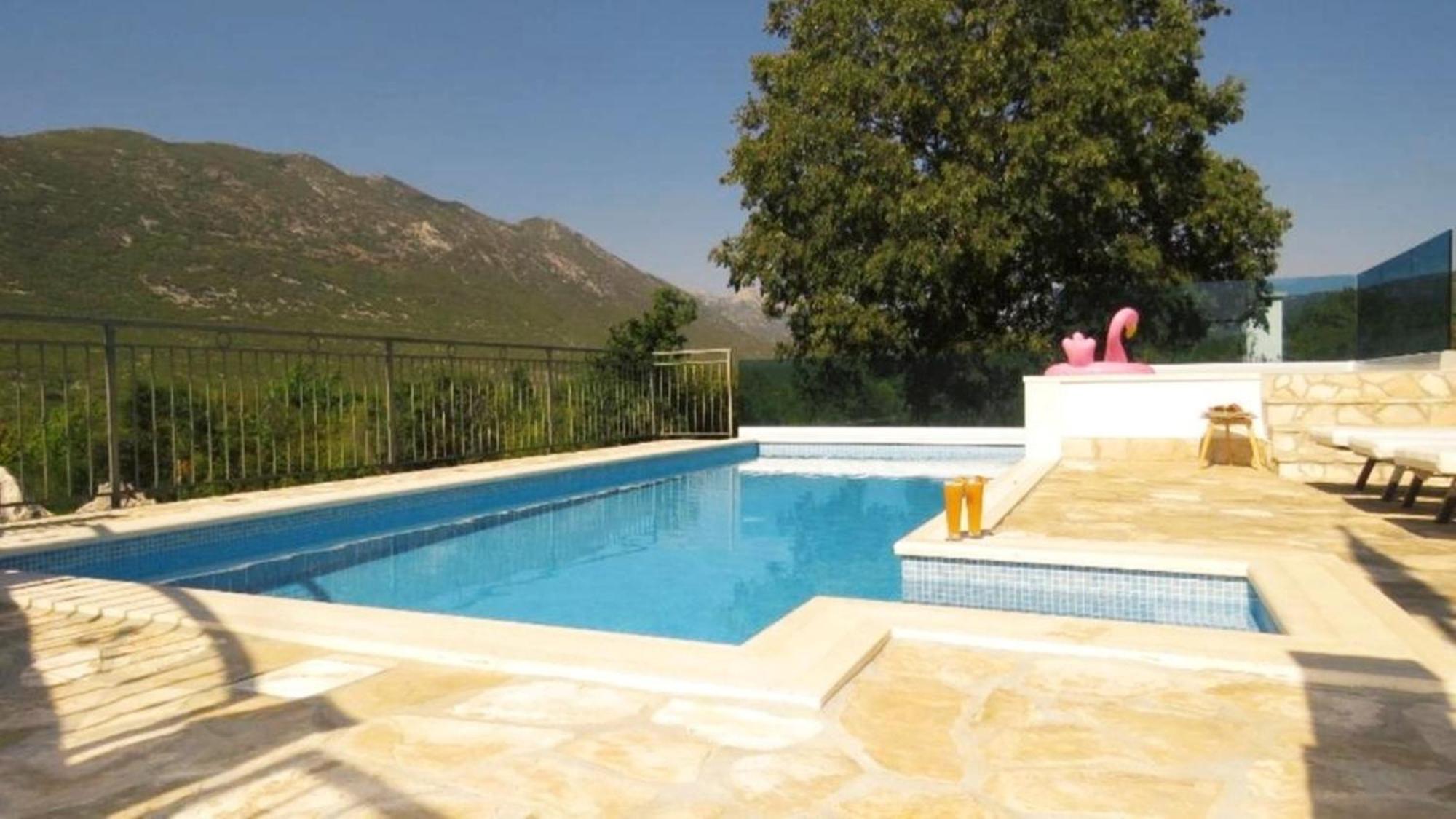 Dvori Stipanovi With Heated Pool And Jacuzzi Villa Donje Rascane Exteriör bild