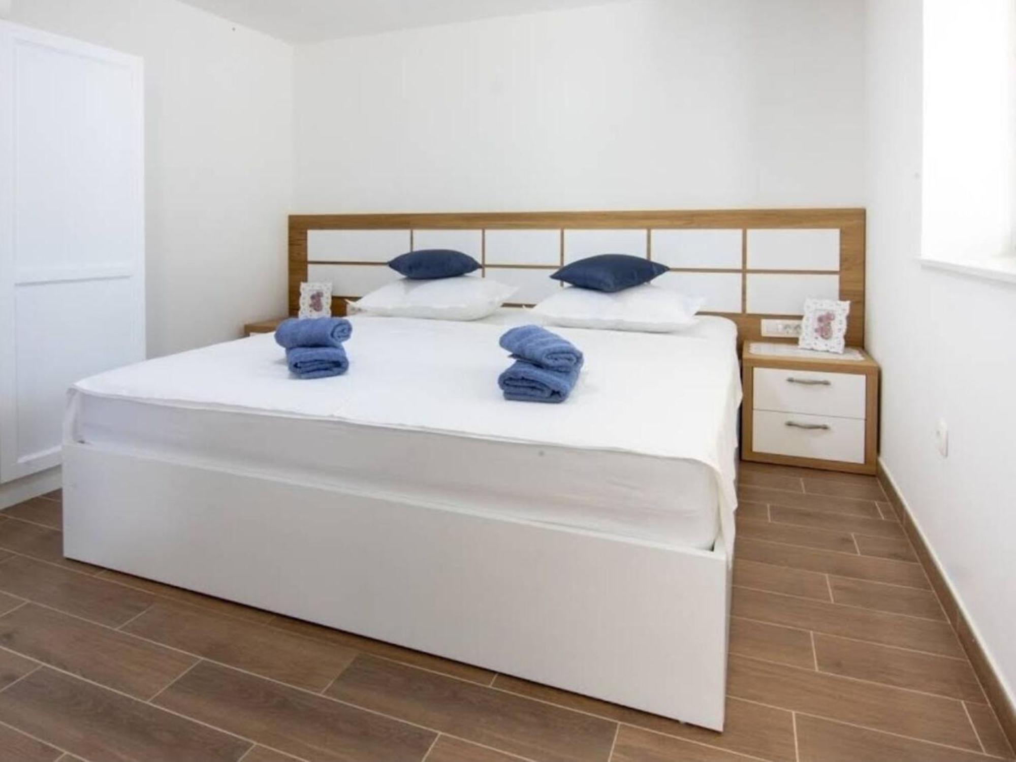 Dvori Stipanovi With Heated Pool And Jacuzzi Villa Donje Rascane Exteriör bild